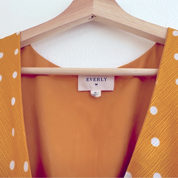 Everly Wrap Romper size Medium - Picture 4 of 5